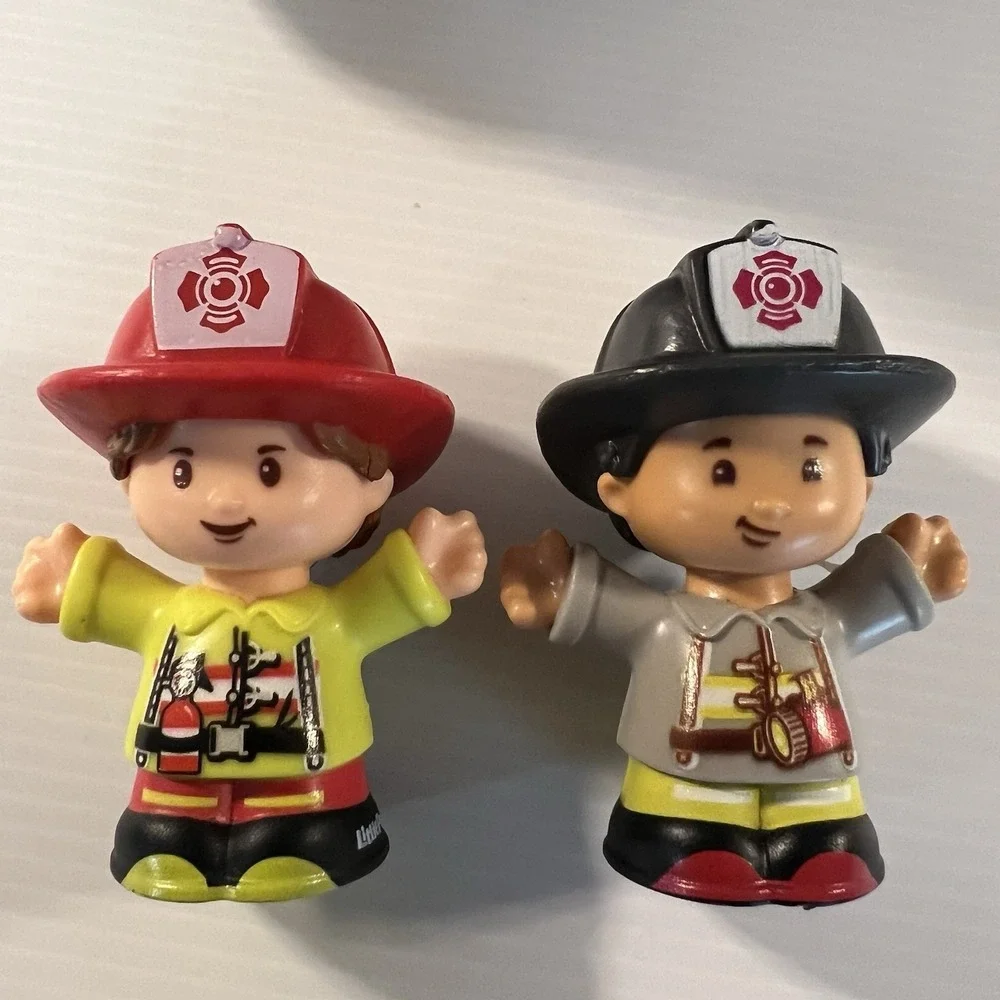 Fisher Price Little People Musical Red Fire Truck Lights & Sound 2 Firefighters